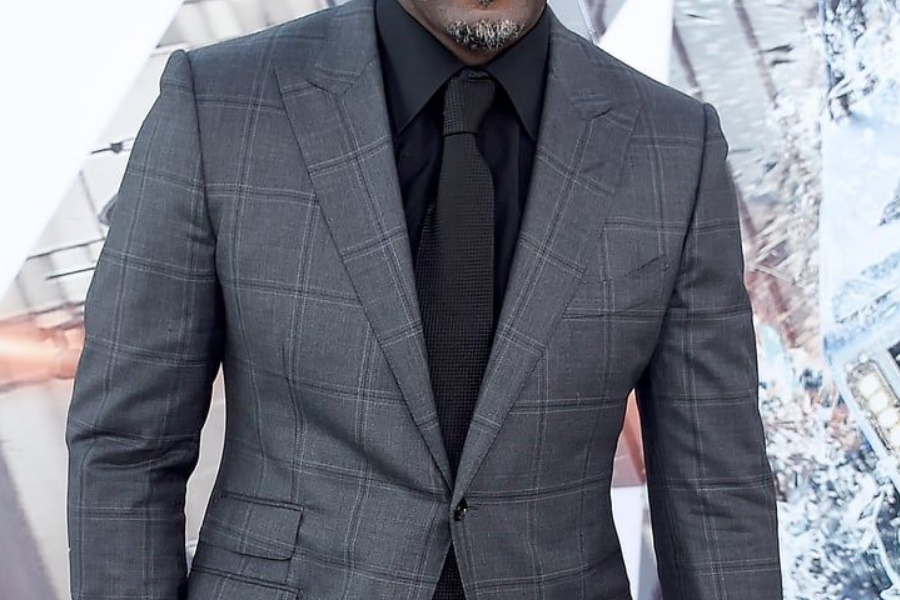 Mastering the Art of Style: A Professional Guide to Wearing a Charcoal Suit